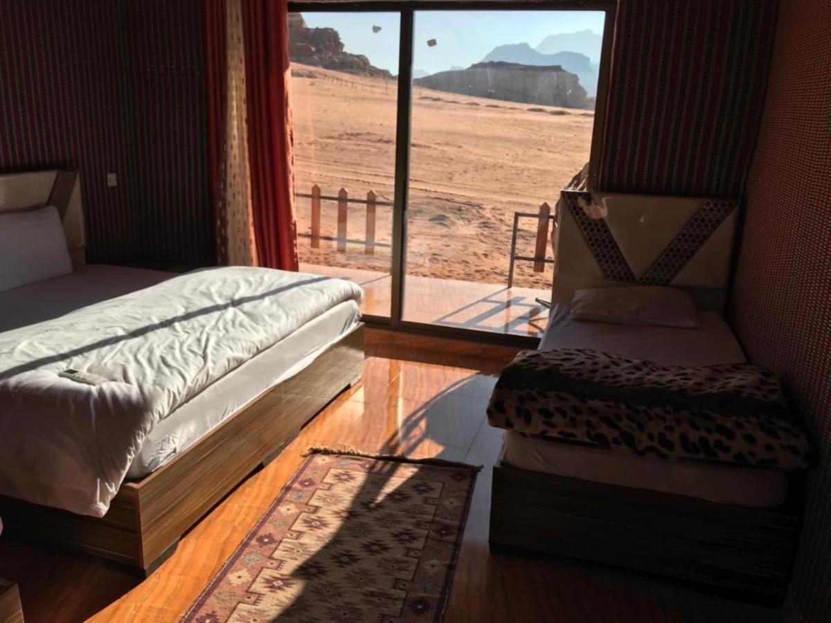 Flower Life Camp Wadi Rum Buitenkant foto