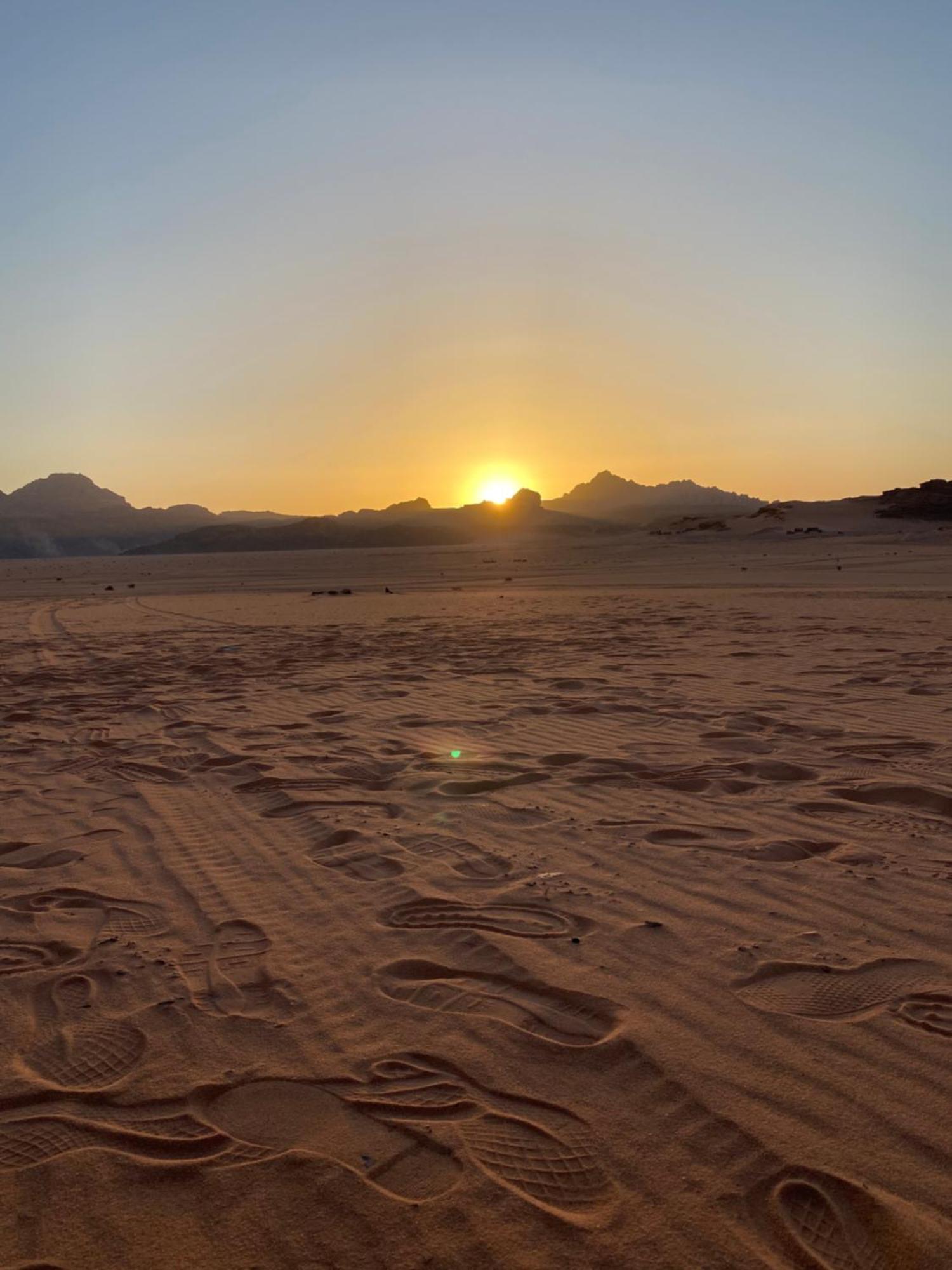Flower Life Camp Wadi Rum Buitenkant foto