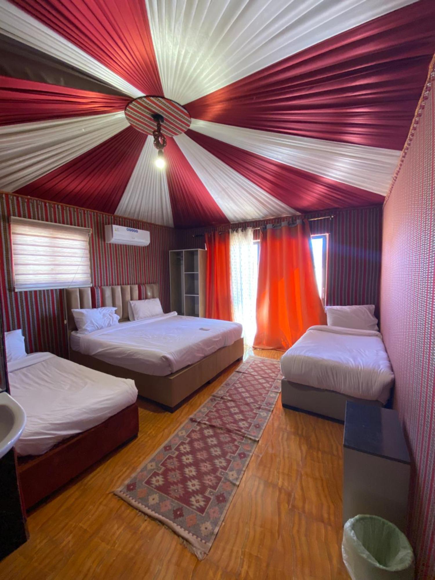 Flower Life Camp Wadi Rum Buitenkant foto
